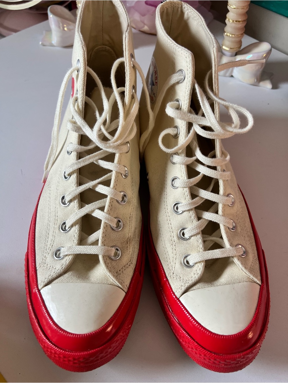 Converse Cream Canvas High-Top with Red and Black details and heart - Picture 10 of 11